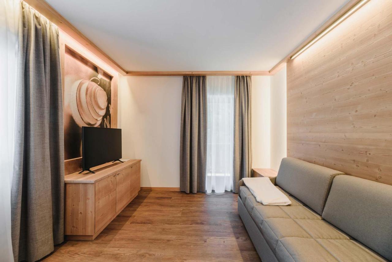 Cesa Edelweiss Living & *